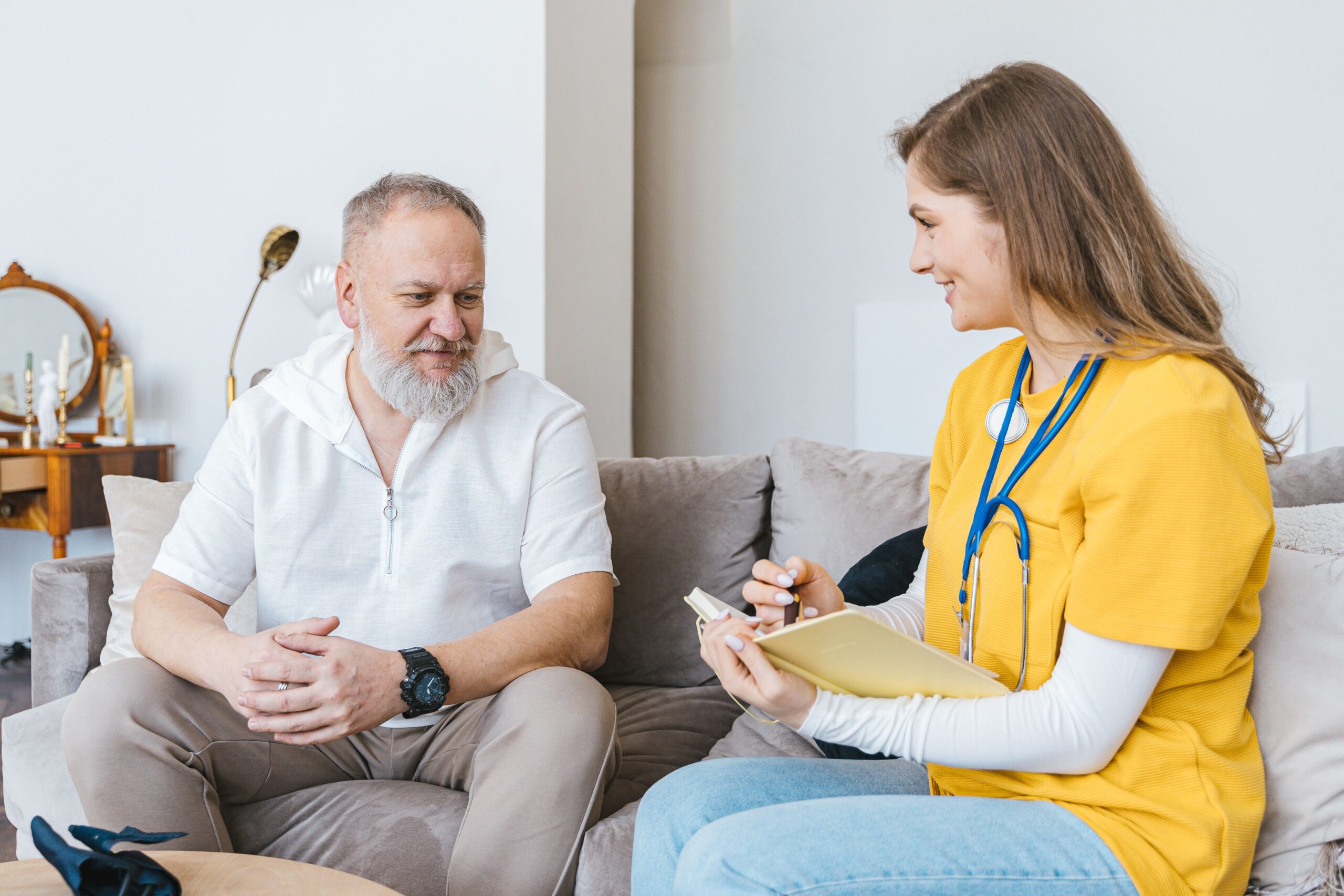 Blutdruckmessung bei einem ärztlichen Gesundheitscheck